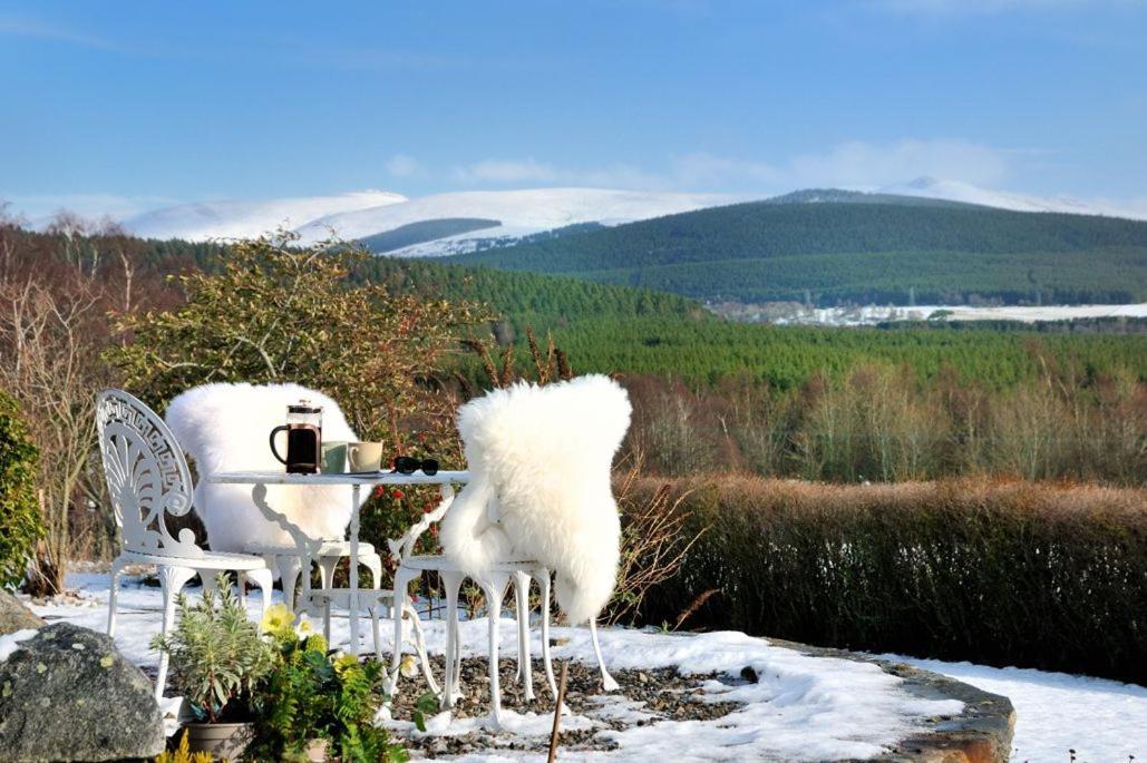 Toms Lodge, Boat Of Garten, Scottish Highlands エクステリア 写真